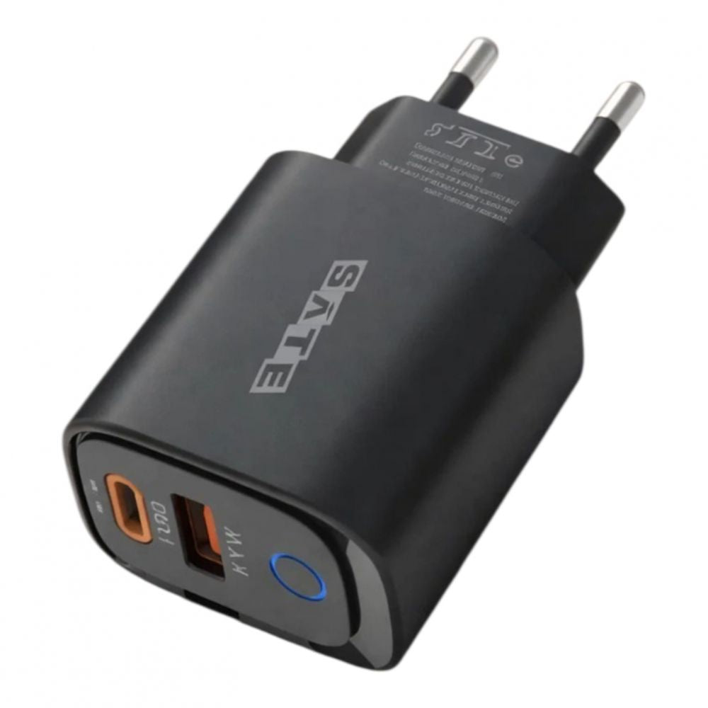 Adaptador cargador SATE A-CC1204 compacto con puertos USB y Tipo C